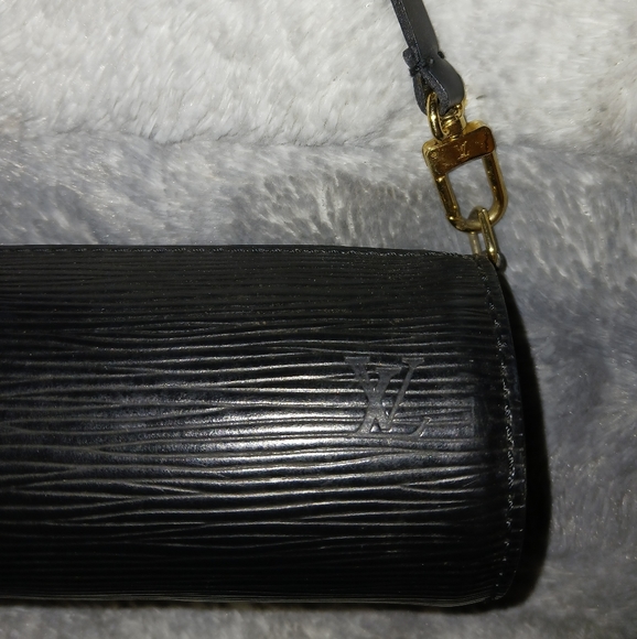 LIKE NEW Auth Louis Vuitton Mini Epi Leather Pouchette Handbag - Picture 2 of 7
